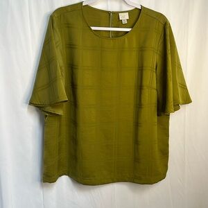 Green Euc a new day xxl blouse with one button in the back